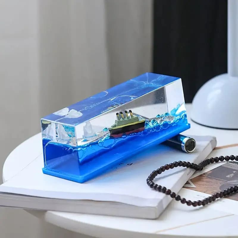 Unsinkable Ship Liquid Wave Desk Toy